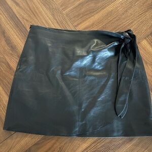 Modern Citizen Black Faux Leather Mini Skirt